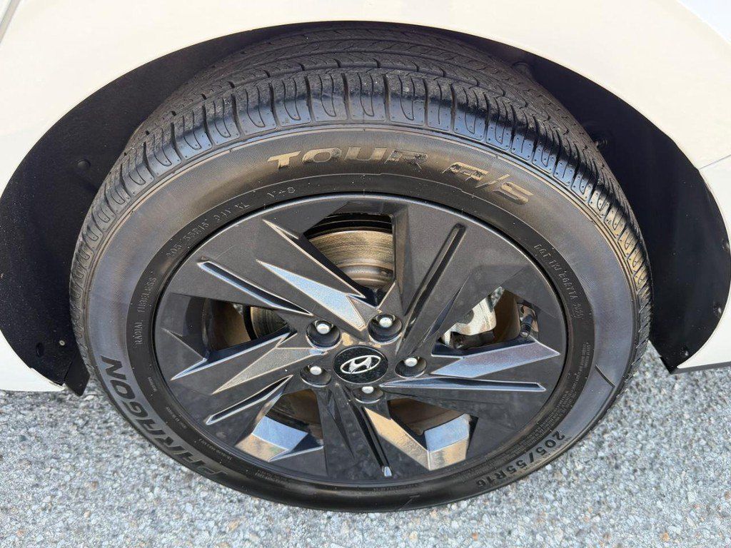 Used 2022 Hyundai Elantra SEL w/ Convenience Package FWD image 45