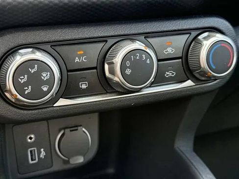 Used 2025 Nissan Kicks Play S FWD image 37