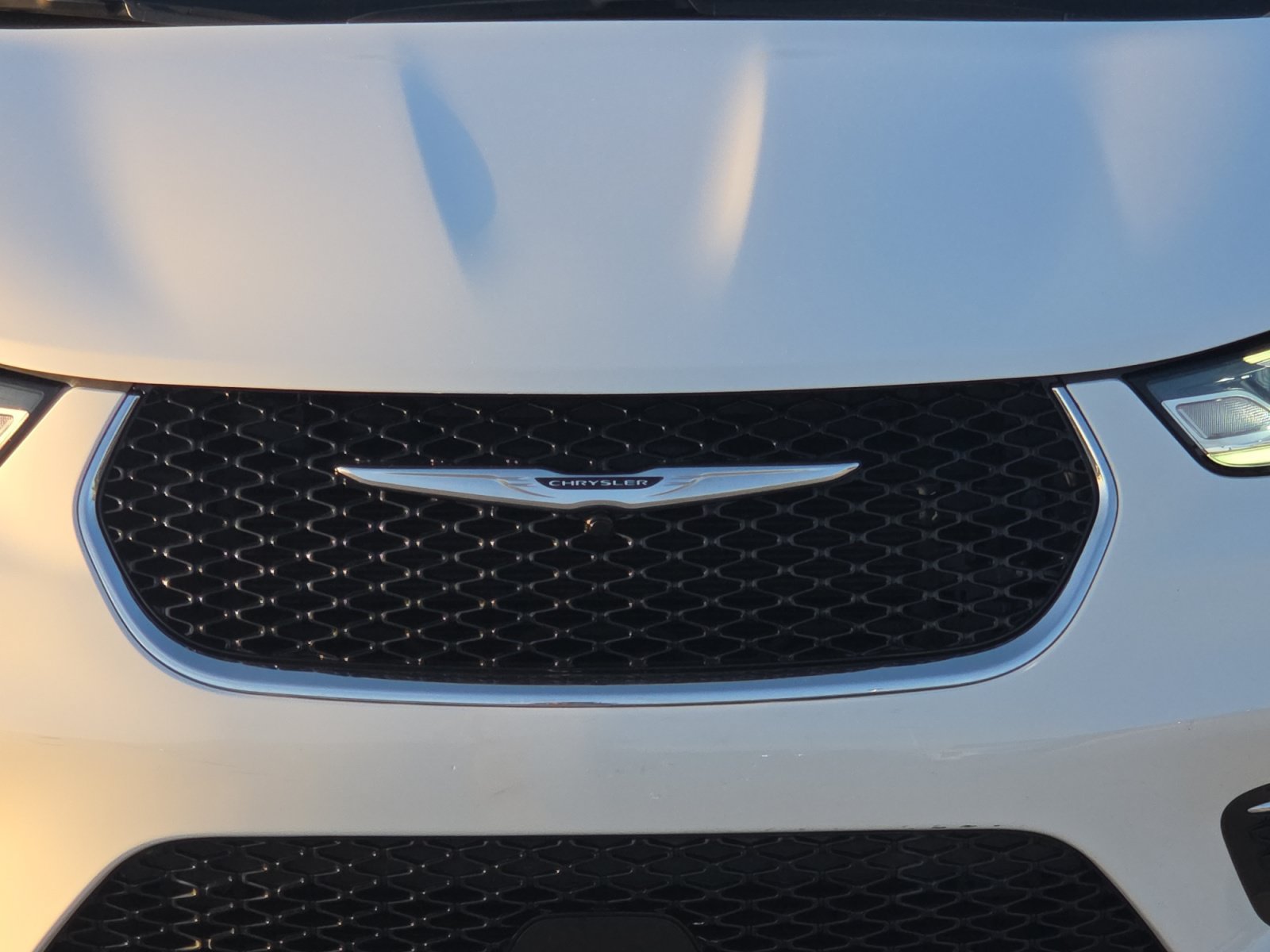 Used 2025 Chrysler Pacifica Select FWD image 32