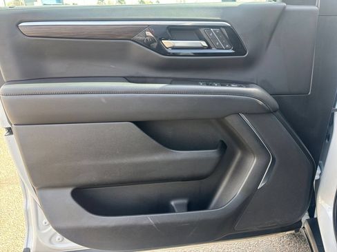 Used 2025 Chevrolet Tahoe Z71 AWD/4WD image 20