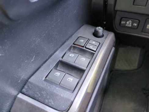 Used 2021 Toyota Tacoma SR5 AWD/4WD image 27
