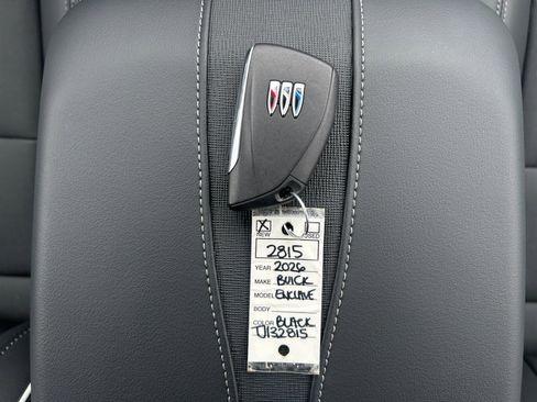 New 2026 Buick Enclave Preferred w/ Power Package image 32