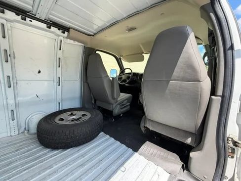 Used 2007 Chevrolet Express 1500 RWD image 24