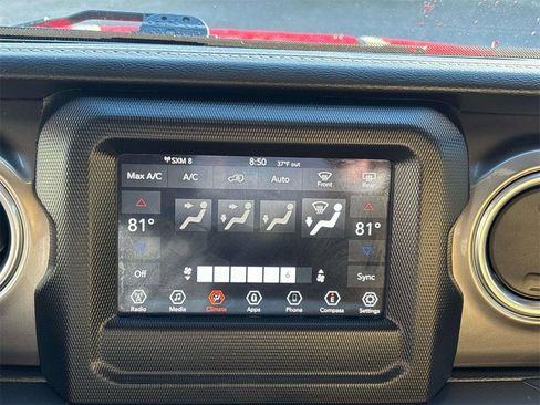 Used 2018 Jeep Wrangler Unlimited Sahara image 21