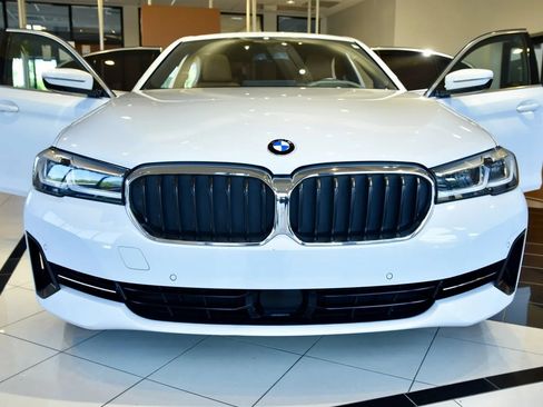 Used 2022 BMW 540i xDrive w/ Premium Package AWD/4WD image 2