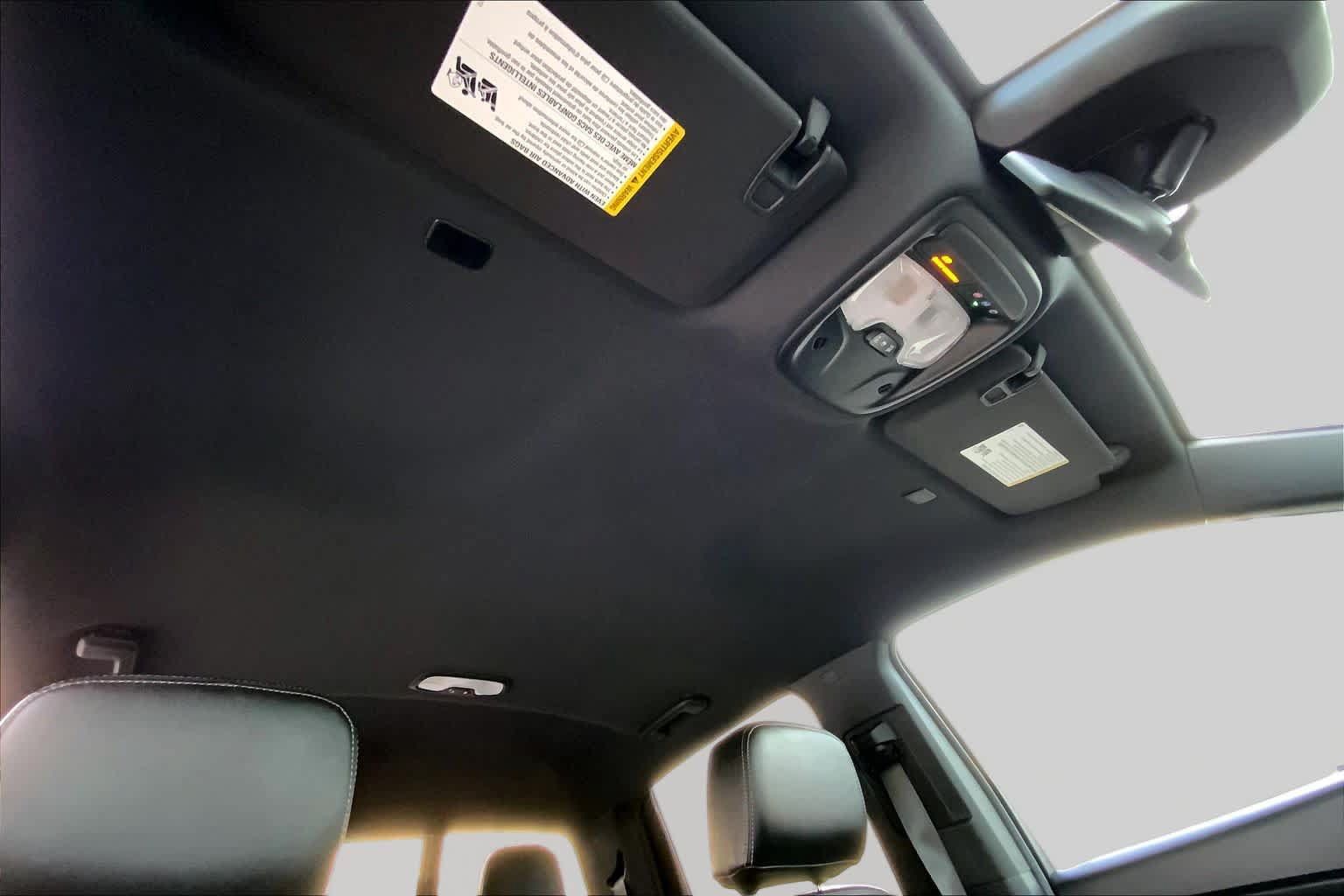 Used 2023 Chevrolet Colorado LT w/ LT Convenience Package RWD image 14