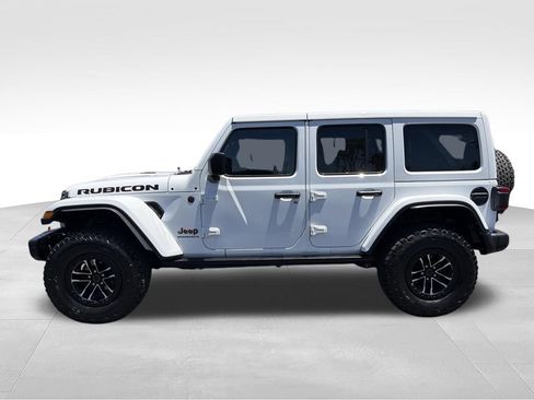 Used 2024 Jeep Wrangler Unlimited Rubicon AWD/4WD image 6