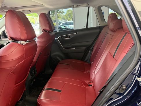Used 2022 Toyota RAV4 XLE w/ Convenience Package FWD image 7