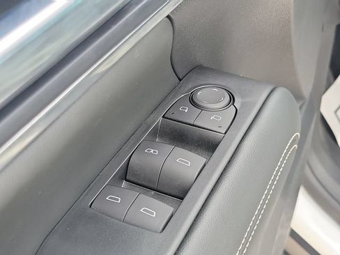 Used 2025 GMC Terrain Elevation w/ Elevation Premium Package AWD/4WD image 19