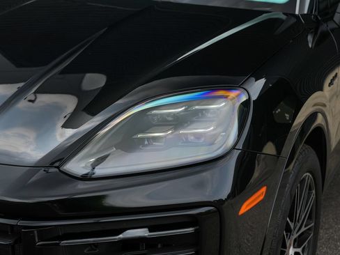 Certified 2025 Porsche Cayenne E-Hybrid AWD/4WD image 7