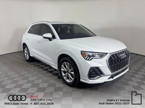 Used 2023 Audi Q3 2.0T Premium w/ Convenience Package AWD/4WD image 1