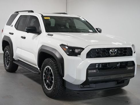 Certified 2025 Toyota 4Runner TRD Off-Road Premium AWD/4WD image 3