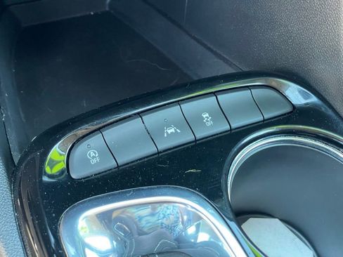 Used 2022 Buick Encore GX Essence image 19