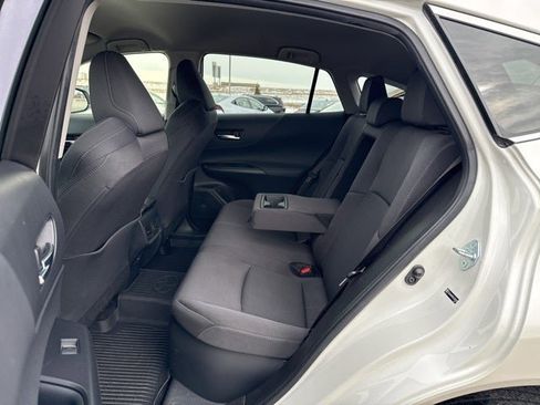 Used 2021 Toyota Venza LE image 15