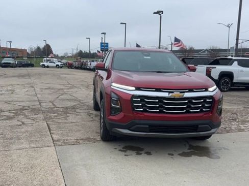 New 2026 Chevrolet Equinox LT image 3
