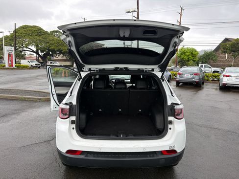 Used 2024 Jeep Compass Limited image 11