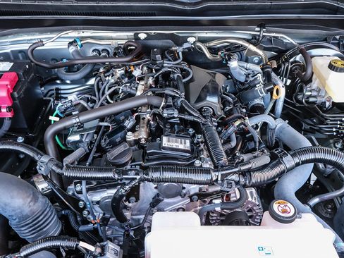 Used 2025 Toyota Tacoma TRD Off-Road image 30