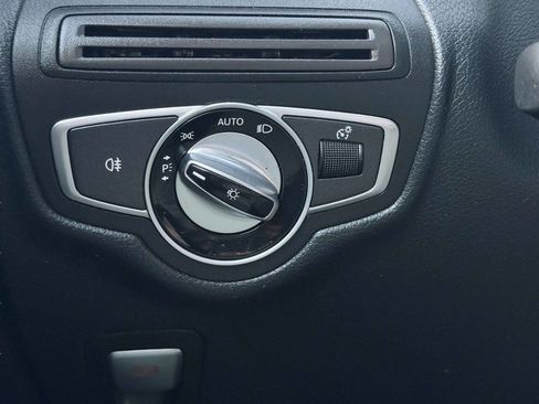 Used 2017 Mercedes-Benz GLC 300 4MATIC image 40