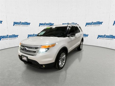 Used 2014 Ford Explorer XLT w/ Equipment Group 202A image 5