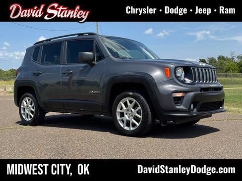 Certified 2022 Jeep Renegade Latitude w/ Convenience Group AWD/4WD image 1