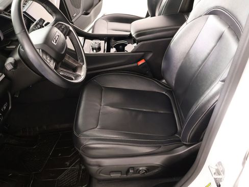 Used 2022 Jeep Grand Cherokee Limited AWD/4WD image 12