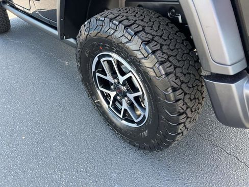 New 2024 Jeep Wrangler Unlimited Rubicon w/ Technology Group image 8