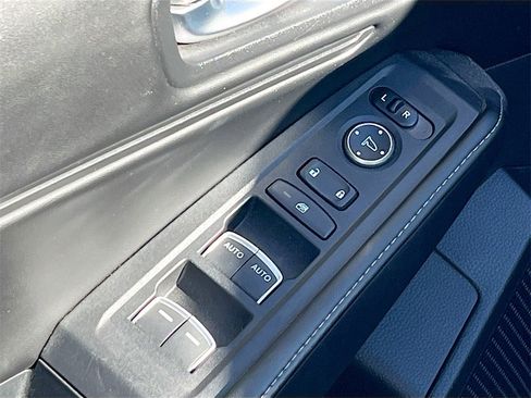Used 2023 Honda Accord Sport image 16