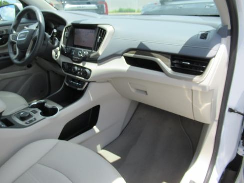 Used 2023 GMC Terrain Denali AWD/4WD image 11