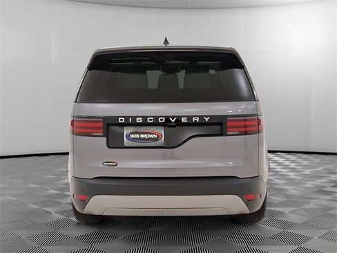 Used 2024 Land Rover Discovery S image 4