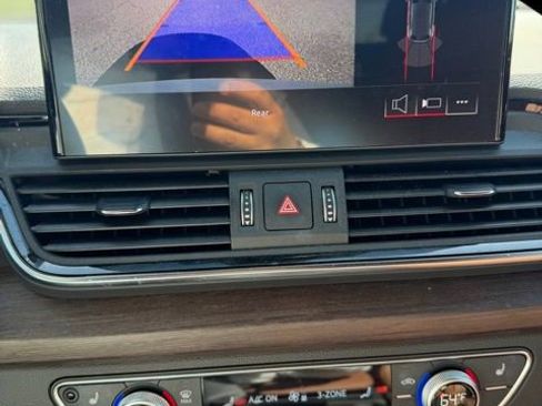 Used 2023 Audi Q5 2.0T Premium w/ Convenience Package image 11