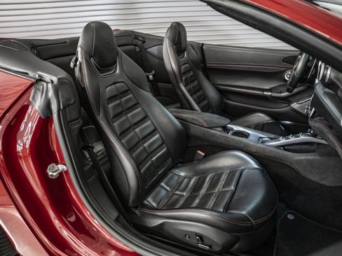 Used 2019 Ferrari Portofino RWD image 24