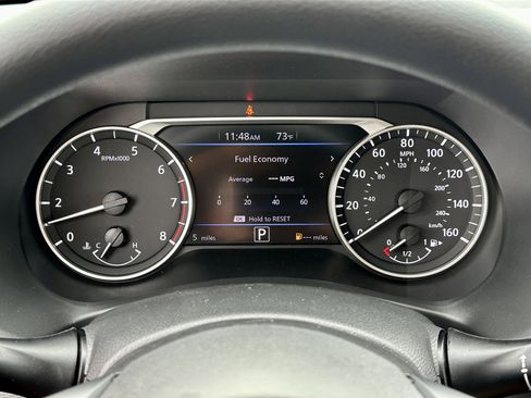 Used 2025 Nissan Sentra SV image 17