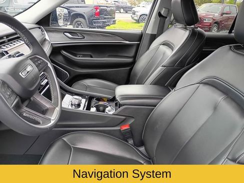 Used 2023 Jeep Grand Cherokee Limited w/ MOPAR Finishing Package AWD/4WD image 13