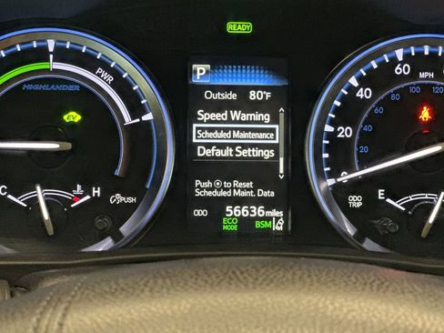 Used 2017 Toyota Highlander Limited Platinum AWD/4WD image 29