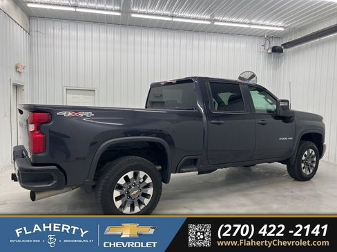 Used 2024 Chevrolet Silverado 2500 Custom w/ Custom Value Package image 2
