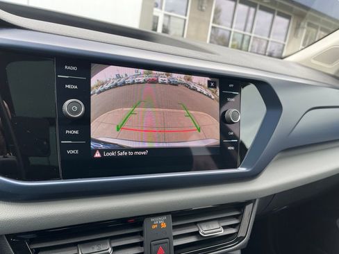 Used 2023 Volkswagen Taos SE w/ Panoramic Sunroof Package image 20