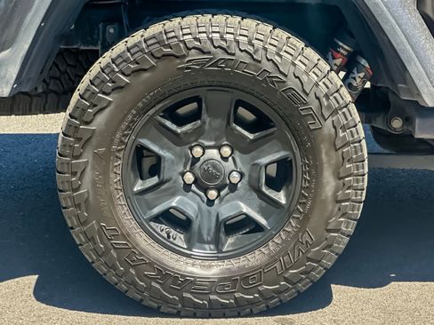 Used 2022 Jeep Gladiator Mojave w/ Trailer Tow Package AWD/4WD image 38