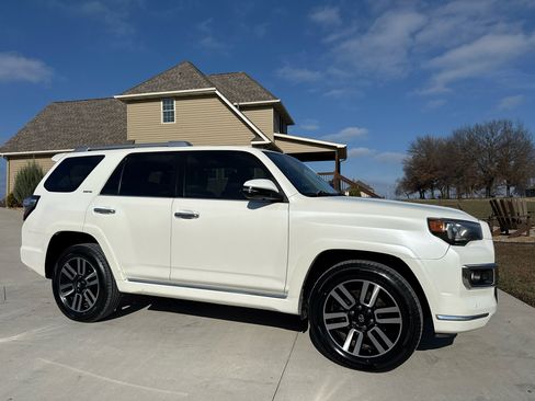 Used 2014 Toyota 4Runner Limited image 6