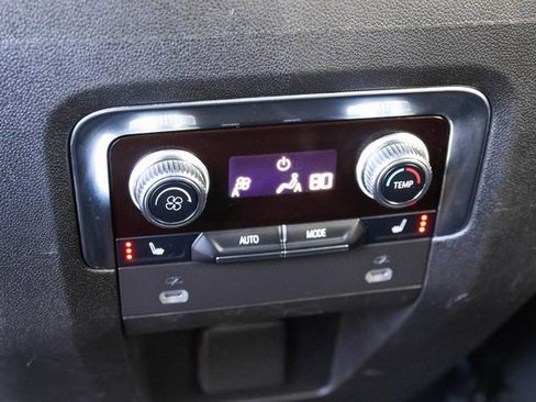 Used 2022 GMC Yukon XL SLT image 26