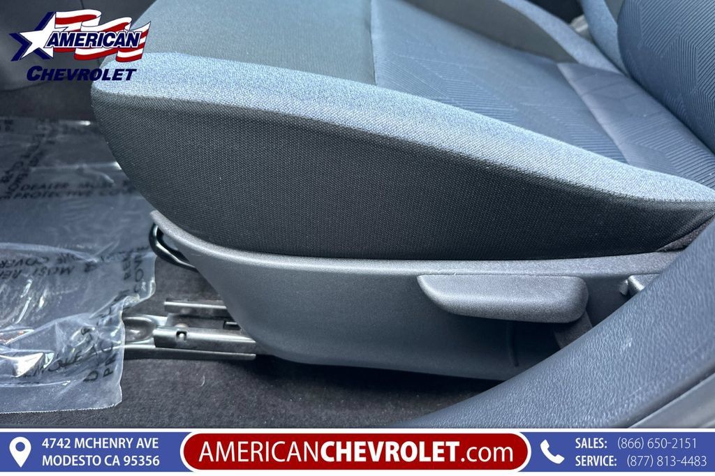 Used 2025 Nissan Versa SV FWD image 14