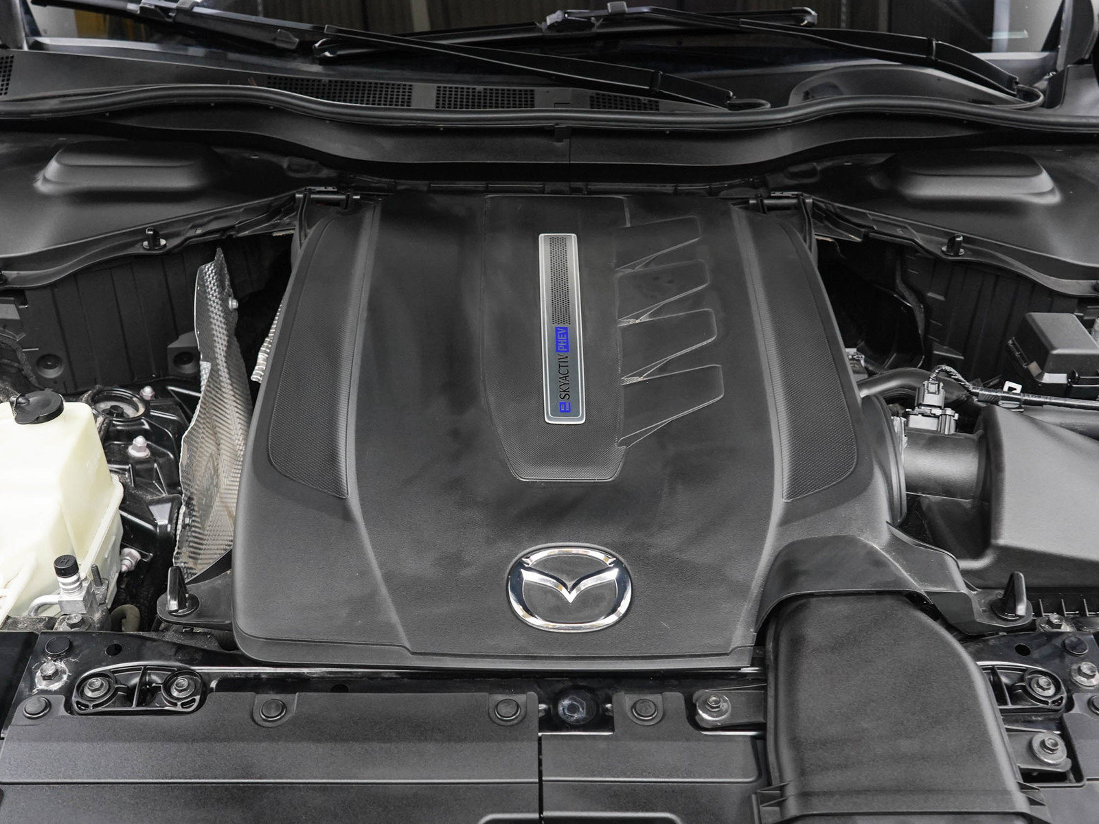 Certified 2025 MAZDA CX-70 Plug-In Hybrid w/ Premium Plus AWD/4WD image 33