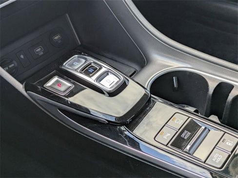 Used 2023 Hyundai Sonata Limited image 9