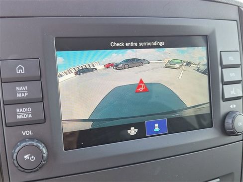 Used 2023 Mercedes-Benz Metris Passenger image 15