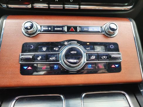 Used 2020 Lincoln Aviator Reserve w/ Equipment Group 201A AWD/4WD image 27