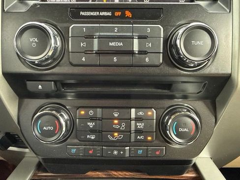 Used 2015 Ford F150 Lariat w/ Equipment Group 501A Mid AWD/4WD image 24
