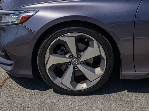Used 2019 Honda Accord Touring image 11