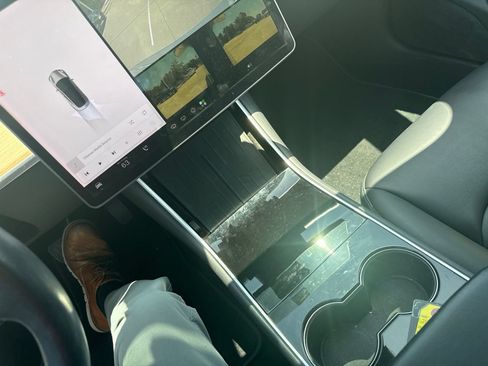 Used 2018 Tesla Model 3 Long Range RWD image 25