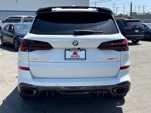 Used 2024 BMW X5 sDrive40i w/ M Sport Package RWD image 5
