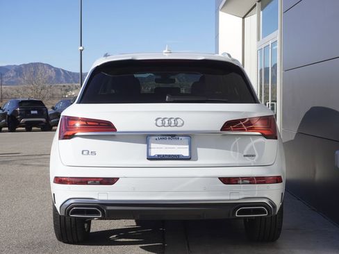 Used 2023 Audi Q5 e Premium w/ Convenience Package image 6