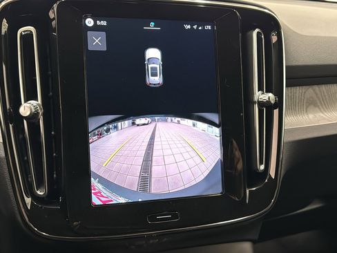 New 2026 Volvo XC40 B5 Core w/ Climate Package image 18